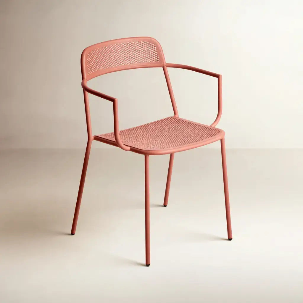 Silla con brazos rectos y patas finas - rosa